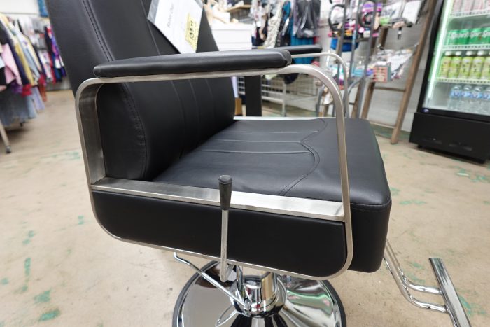 Heavy Duty Reclining Barber / Salon Chair with 360° Rotation and Pump - Image 5