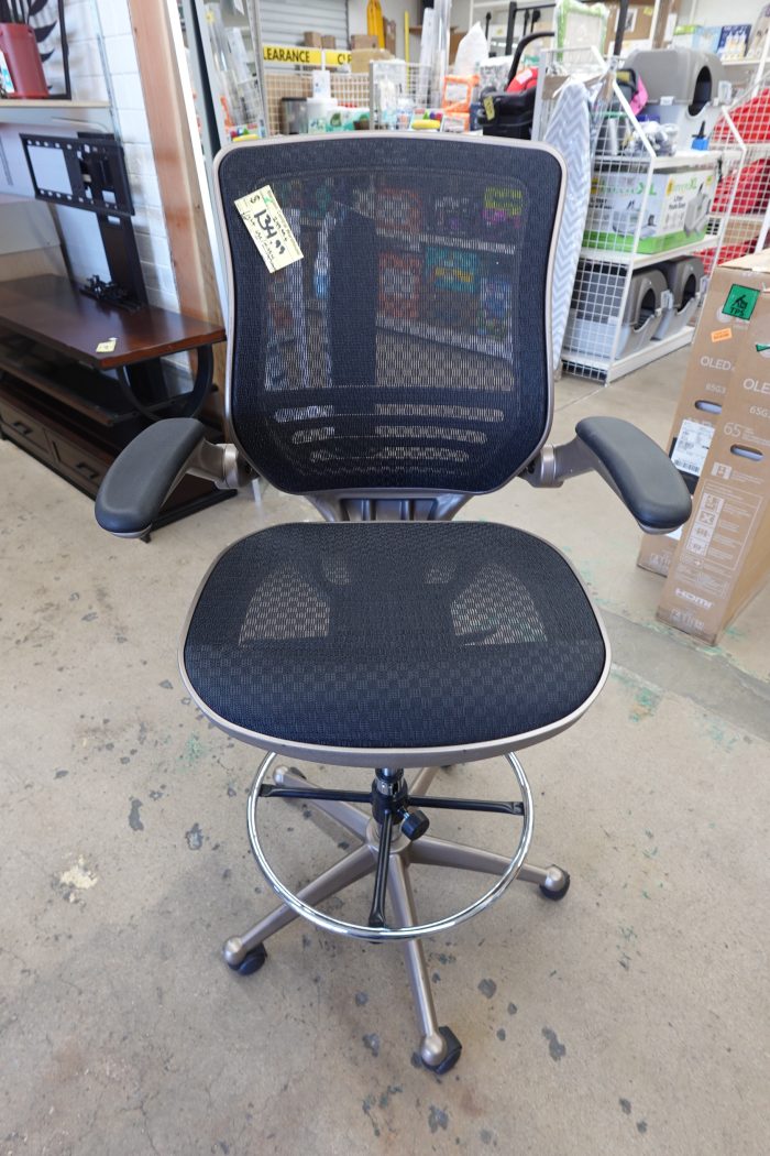 Flash Furniture Waylon Adjustable Height Mesh Swivel Office Chair - Image 3