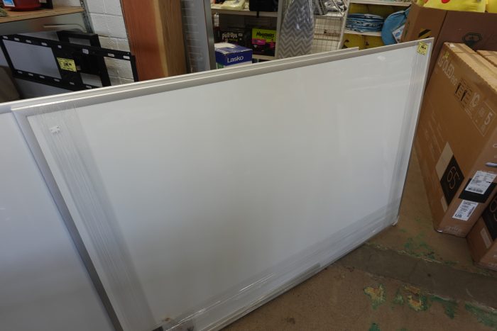 Quartet 6' x 4' Magnetic Dry Erase Board Whiteboard in Silver Aluminum Frame (SM537) - Image 3