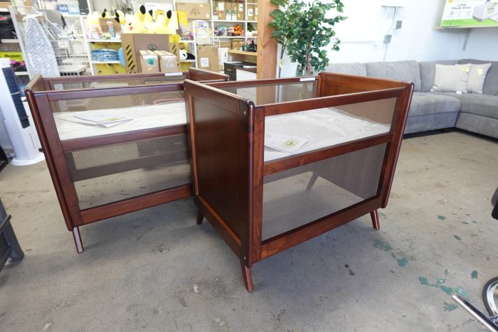 2-in-1 BreathableBaby Mini Mesh Baby Crib with Mattress in Walnut - Image 2