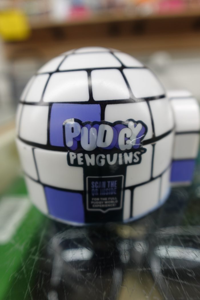 Pudgy Penguins Surprise Toy Igloo Collectible Figure - Image 4