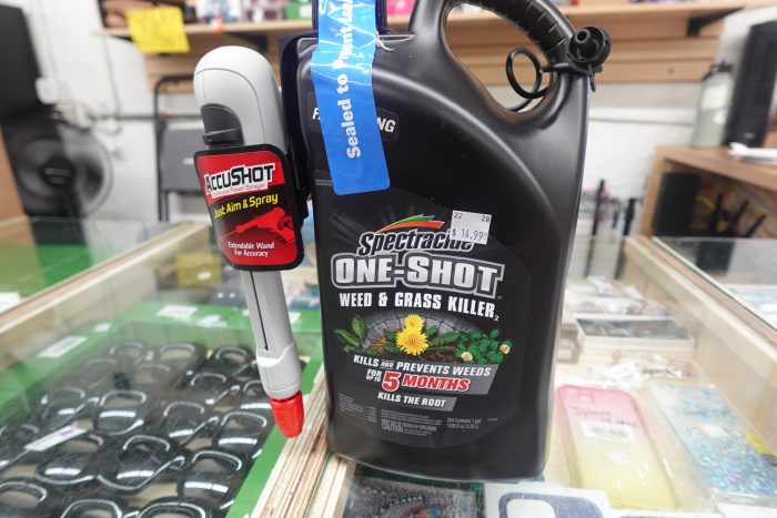 1 Gallon Spectracide One-Shot Weed & Grass Killer with AccuShot Sprayer - Image 3