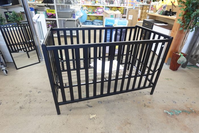 Delta Children Heartland 4-in-1 Convertible Baby Crib in Black - Image 2