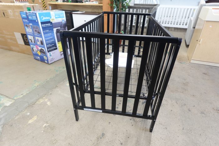 Delta Children Heartland 4-in-1 Convertible Baby Crib in Black - Image 3