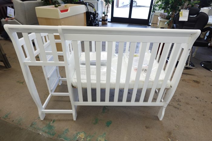Dream On Me Jayden 4-in-1 Mini Baby Nursery Crib / Changer in White w/ Mattress - Image 6