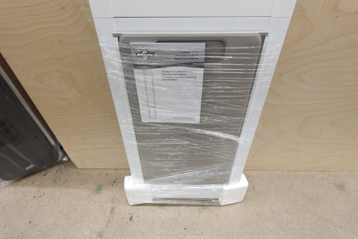 Large PetSafe Adjustable Height 91 7/16" to 96" Doggy Door for Sliding Glass Door - Image 3