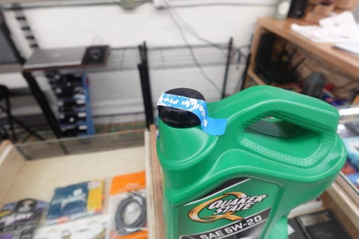 Quaker State Motor Oil 5W-20 - 5 Quart - Image 5