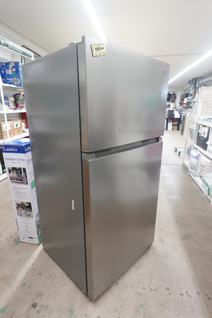 Kenmore 33 in. 20.5 cu. ft. Capacity Refrigerator / Freezer in Stainless Steel - Image 2