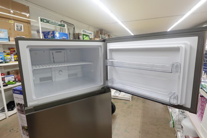 Kenmore 33 in. 20.5 cu. ft. Capacity Refrigerator / Freezer in Stainless Steel - Image 7