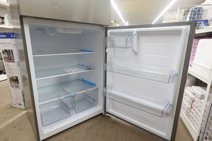 Kenmore 33 in. 20.5 cu. ft. Capacity Refrigerator / Freezer in Stainless Steel - Image 8