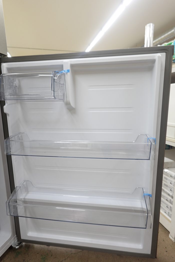 Kenmore 33 in. 20.5 cu. ft. Capacity Refrigerator / Freezer in Stainless Steel - Image 10