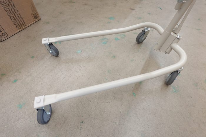 Invacare Lightweight Hydraulic Patient Lift 450 lb. Weight Capacity - Image 4