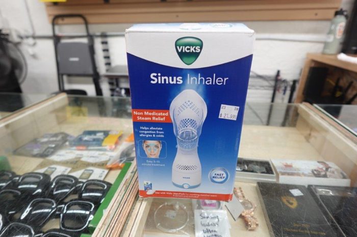 Vicks Steam Sinus Inhaler for Allergies and Colds in White - Image 2
