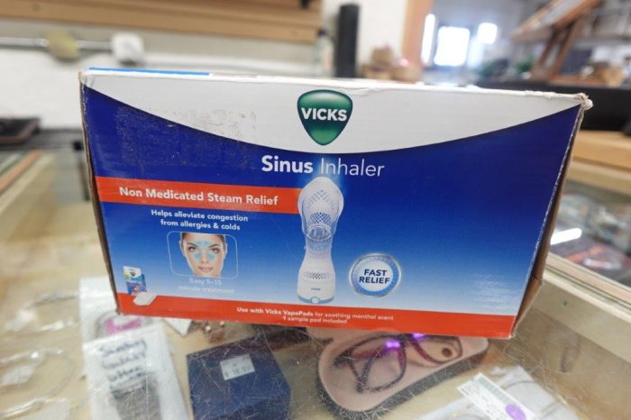 Vicks Steam Sinus Inhaler for Allergies and Colds in White - Image 3