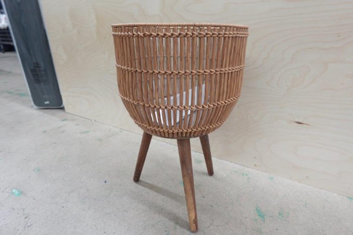 BH&G 13" Round Resin Rattan Planter Pot & Stand with Acacia Wood Legs - Image 6