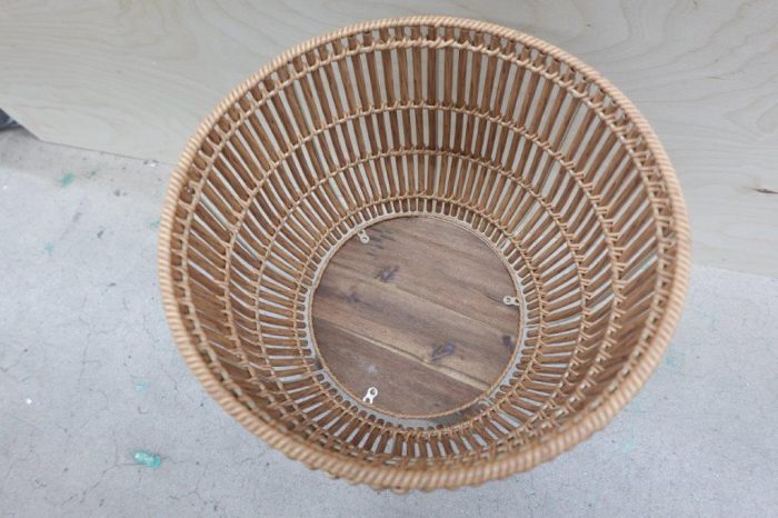 BH&G 13" Round Resin Rattan Planter Pot & Stand with Acacia Wood Legs - Image 3