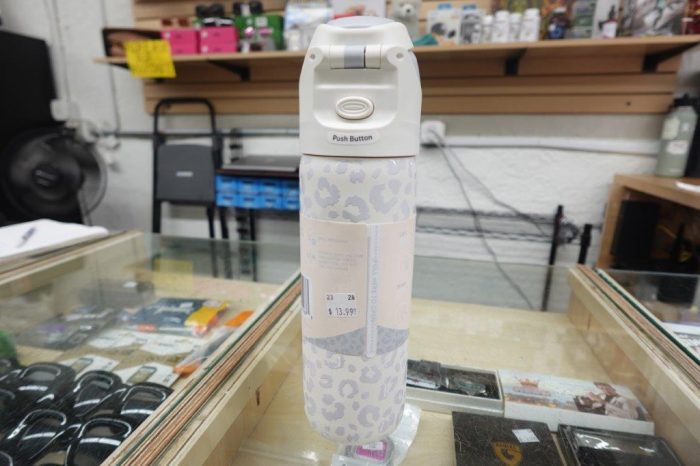 Cirkul 26oz StrawSip Flip Water Bottle in Luxe Leopard - Image 3