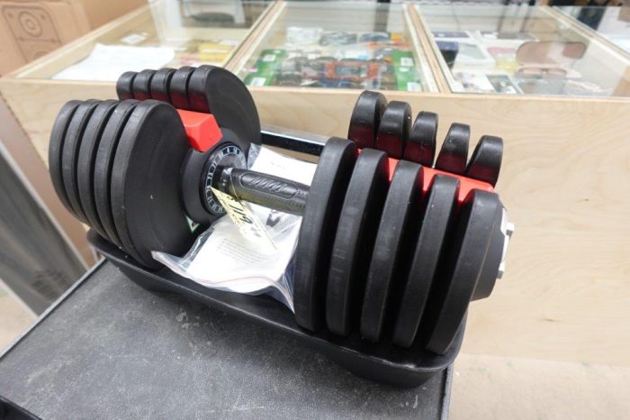 Renwick 16-in-1 Quick-adjust Adjustable Dumbbell with Tray in Black - Image 3