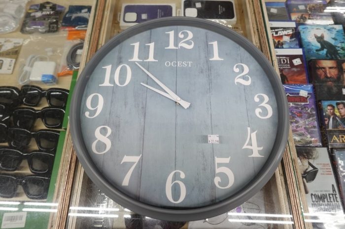 Eyotto 18 Inch Large Indoor Outdoor Clock, Waterproof Silent Wall Clock - Image 2