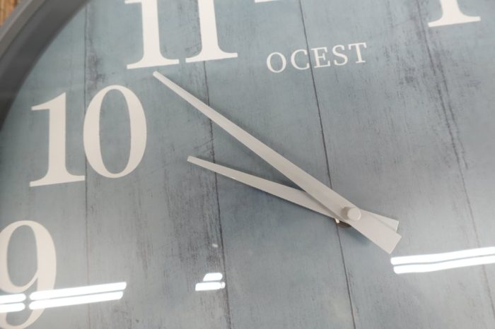 Eyotto 18 Inch Large Indoor Outdoor Clock, Waterproof Silent Wall Clock - Image 4