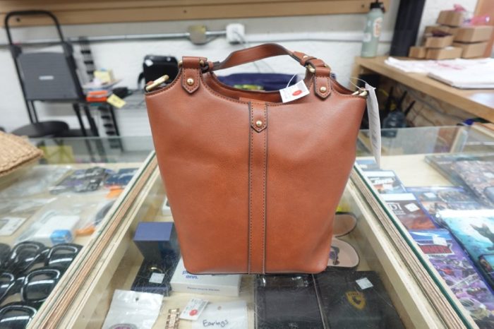Time and Tru Women's Juniper Bucket Bag - Cognac/Faux Leather Purse - Image 2