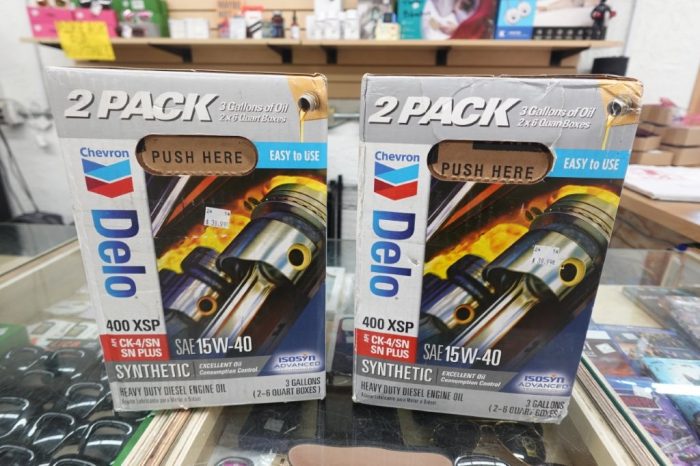 DELO XSP Full Synthetic Diesel Motor Oil SAE 15W-40 3 Gallon Smart Change Case - Image 2