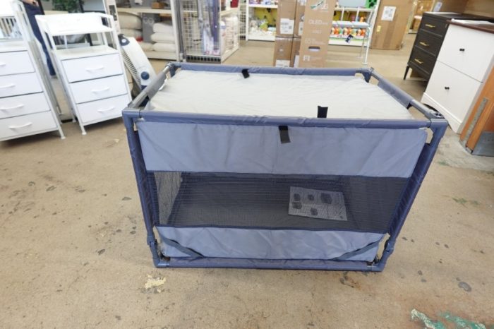 Sport Pet Designs Portable Folding Dog Kennel Holder in Gray Size Large - Image 5