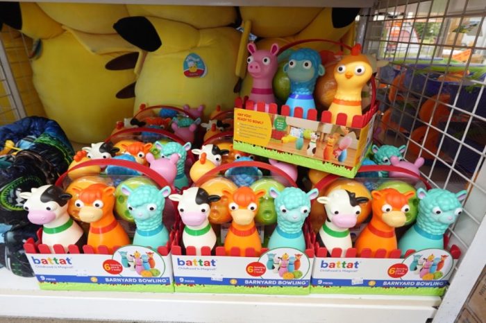 Battat Barnyard Bowling Set with 6 Farm Animal Pins 2 Balls Kid / Toddler Toys - Image 2