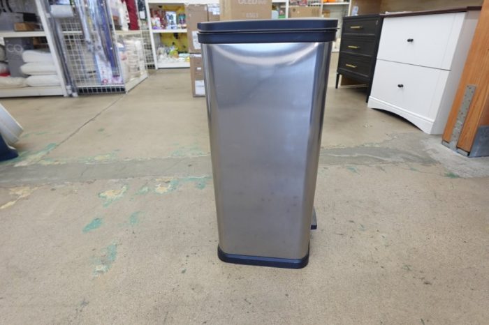 Mainstays 13.2 Gallon Rectangular Kitchen Plastic Step-on Trash Can in Silver - Image 2