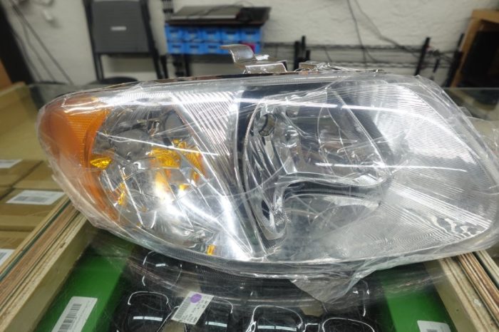 BRYGHT For 01-07 Dodge Caravan Chrysler Town & Country Front Headlight Set - Image 3