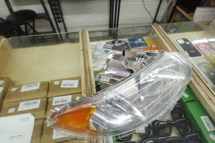 BRYGHT For 01-07 Dodge Caravan Chrysler Town & Country Front Headlight Set - Image 4
