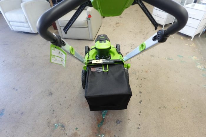 Greenworks 60V 21″ Push Lawn Mower and 5.0 Ah Battery & Charger 2546502 - Image 7