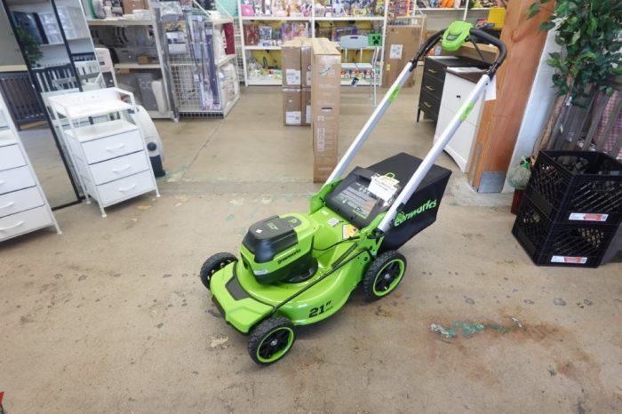 Greenworks 60V 21″ Push Lawn Mower and 5.0 Ah Battery & Charger 2546502 - Image 2