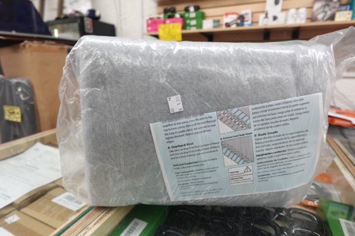 Solid Fleece No Sew Throw Kit Blanket Maker Guide Activity - (50x60) - Image 7