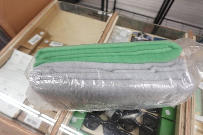Solid Fleece No Sew Throw Kit Blanket Maker Guide Activity - (50x60) - Image 5