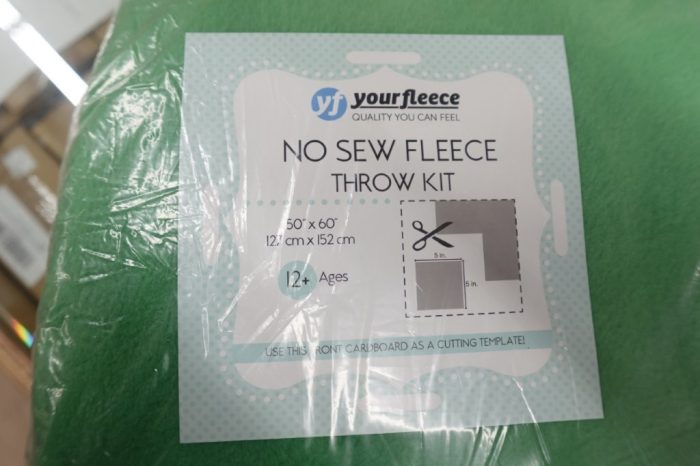 Solid Fleece No Sew Throw Kit Blanket Maker Guide Activity - (50x60) - Image 6