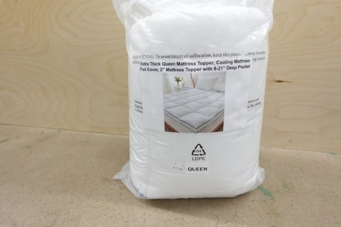 Extra Thick Queen Cooling Mattress Topper Pad Cover With Pocket - White - Image 3