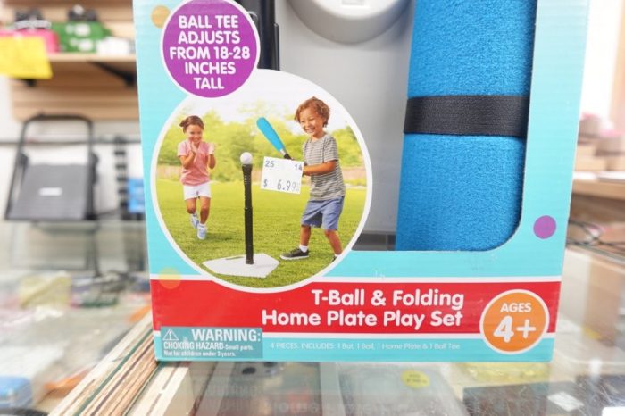 Play Day T-Ball Plate Sports Equipment Set 1 With Bat a Tee & Ball Unisex Ages 4+ - Image 4