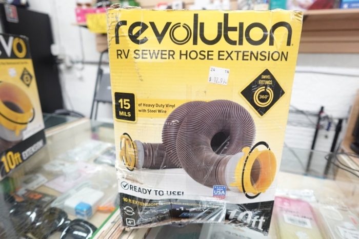 Camco Revolution 360 10-Foot RV Sewer Hose Kit - Hose Compresses - Image 4