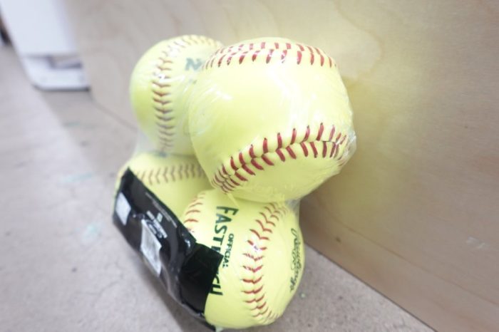 Rawlings NCAA Recreational Fastpitch Softballs 12" 4 Count Set Ball - Image 5
