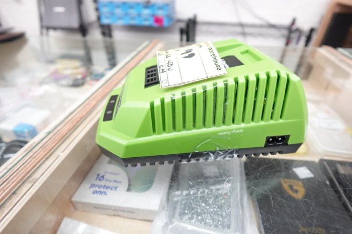 Replacement for Greenworks 40V Lithium Ion Battery Charger - Image 4