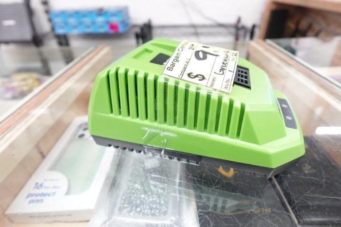 Replacement for Greenworks 40V Lithium Ion Battery Charger - Image 3