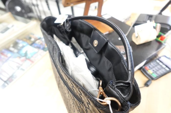 Time and Tru Women's Satchel Bag Handbag Purse With Crossover - Black - Image 3