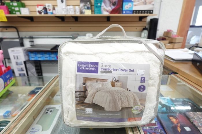 Better Homes & Gardens 3-piece Ivory Chenille Duvet Cover Set Size King - Image 2