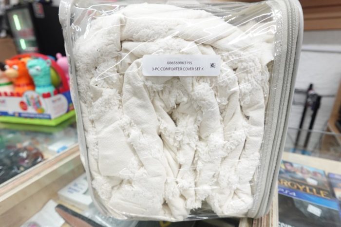 Better Homes & Gardens 3-piece Ivory Chenille Duvet Cover Set Size King - Image 5