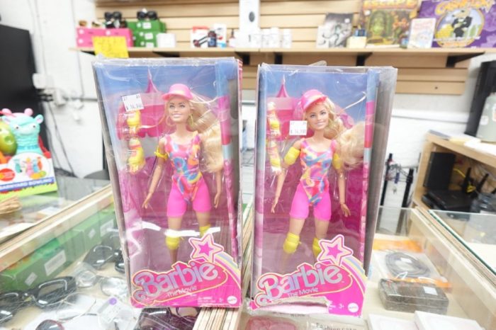 Barbie The Movie Collectible Doll Play Toy Barbie in Inline Skating Outfit - Image 2