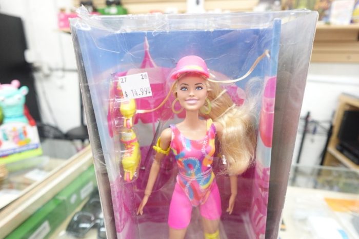 Barbie The Movie Collectible Doll Play Toy Barbie in Inline Skating Outfit - Image 3