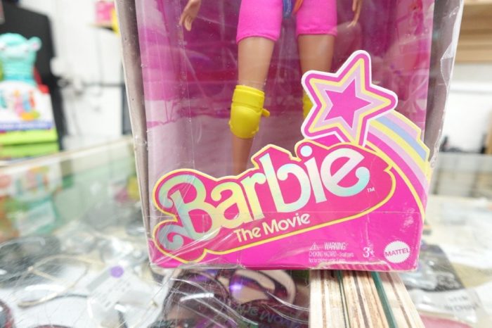 Barbie The Movie Collectible Doll Play Toy Barbie in Inline Skating Outfit - Image 5