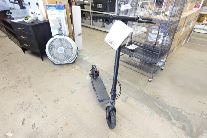 SISIGAD HY-B15 300W 8.5" Foldable Electric Scooter 19Mph Speed - Image 3