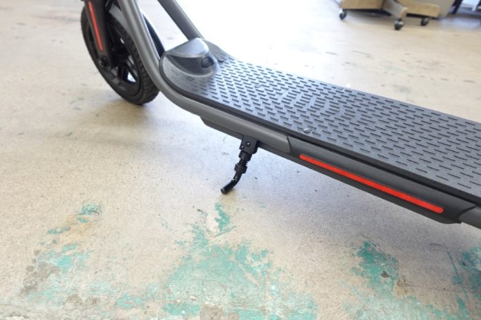 SISIGAD HY-B15 300W 8.5" Foldable Electric Scooter 19Mph Speed - Image 10